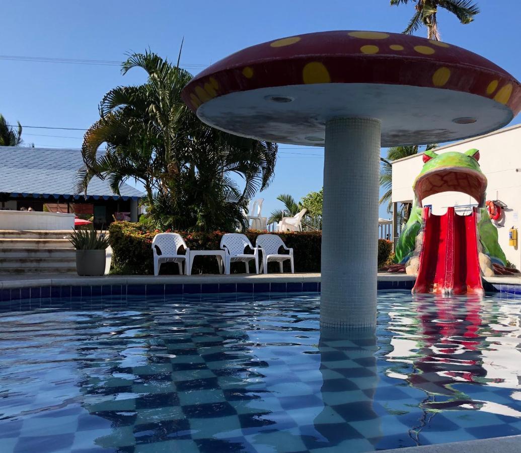 Hotel La Fragata Coveñas Esterno foto